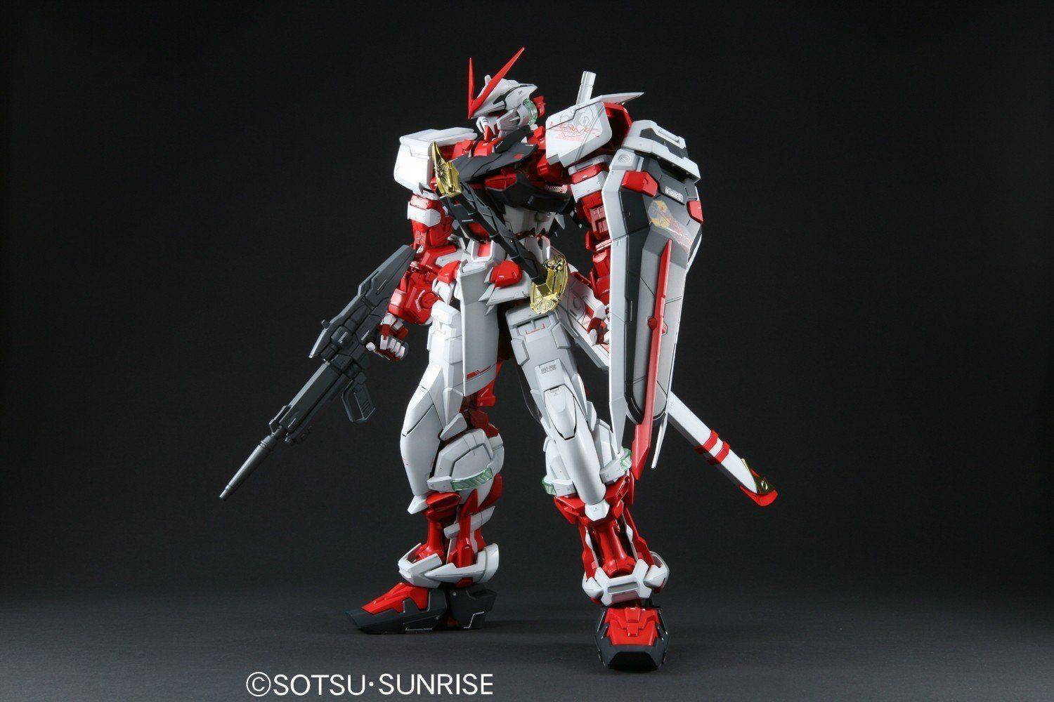 Model figurki GUNDAM Rg 1/144 Mbf-P02 Gundam Astray Red Frame