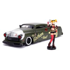 Model samochodu DC Bombshells Diecast 1/24 1951 Mercury (Wraz z figurką Harley Quinn)