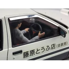 Model do sklejenia Initial D 1/24 - Takumi Fujiwara Toyota Trueno AE86 Project D Ver. (z figurką Takumi Fujiwara)- Zdjęcie 4