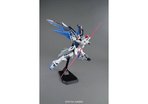 Model figurki GUNDAM MG 1/100 Freedom Gundam Ver.2.0 BL- Zdjęcie 8