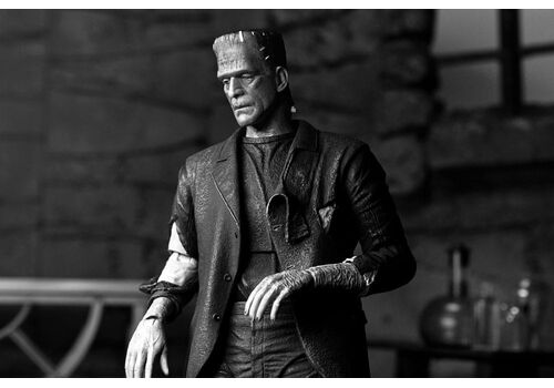 Figurka Universal Monsters (Narzeczona Frankensteina) - Ultimate Frankenstein's Monster (Czarno-biały)- Zdjęcie 9