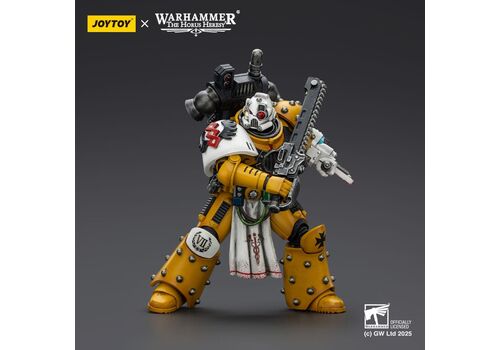 Figurka Warhammer Herezja Horusa 1/18 - Imperial Fists Legion Apothecary- Zdjęcie 5