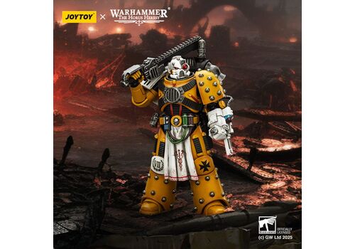 Figurka Warhammer Herezja Horusa 1/18 - Imperial Fists Legion Apothecary- Zdjęcie 7