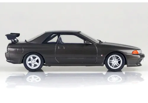 Model do sklejenia Initial D 1/24 - Rin Hojo BNR32 Skyline GT-R- Zdjęcie 4