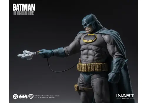 Figurka DC Comics (Batman: The Dark Knight Returns) InArt 1/12 - Batman (Blue Suit)- Zdjęcie 11